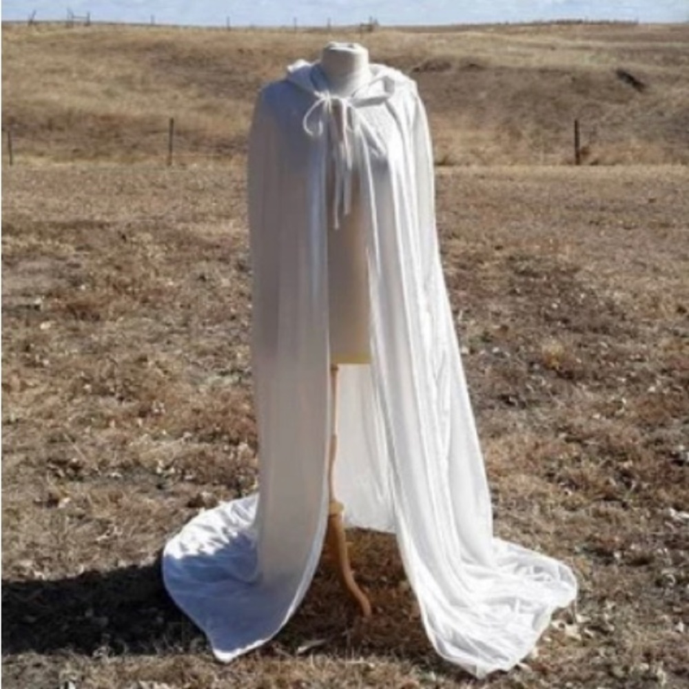 Ivory Cloak Bridal Cape Velvet Hooded Medieval Wedding Renaissance Costume